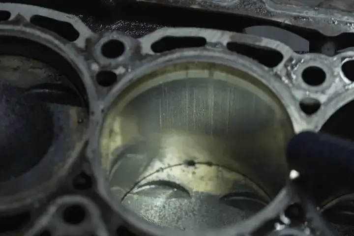 Poškrábané válce